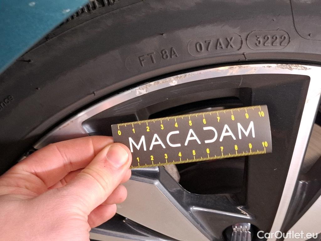  Peugeot  308 PEUGEOT  SW / 2021 / 5P / Break PureTech 130 S&S EAT 8 ALLURE #19