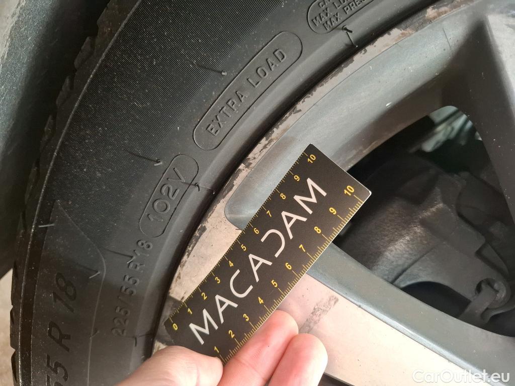  Peugeot  5008 PEUGEOT  / 2020 / 5P / SUV BlueHDi 130 S&S EAT8 Allure #34