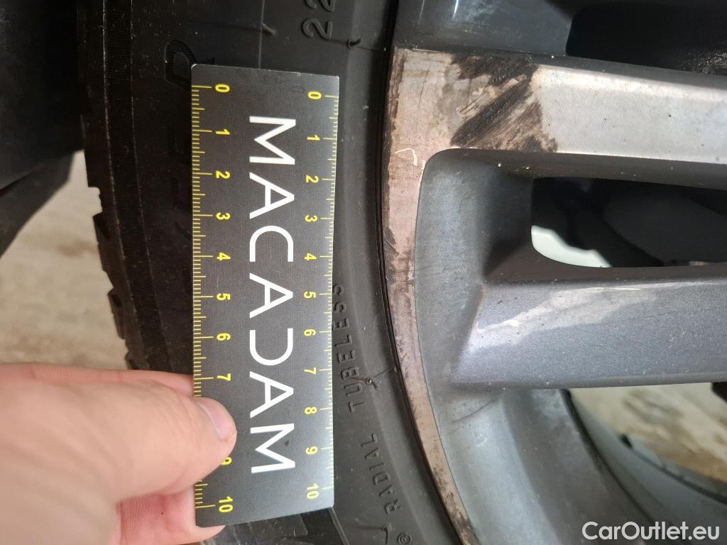  Peugeot  5008 PEUGEOT  / 2020 / 5P / SUV BlueHDi 130 S&S EAT8 Allure #30