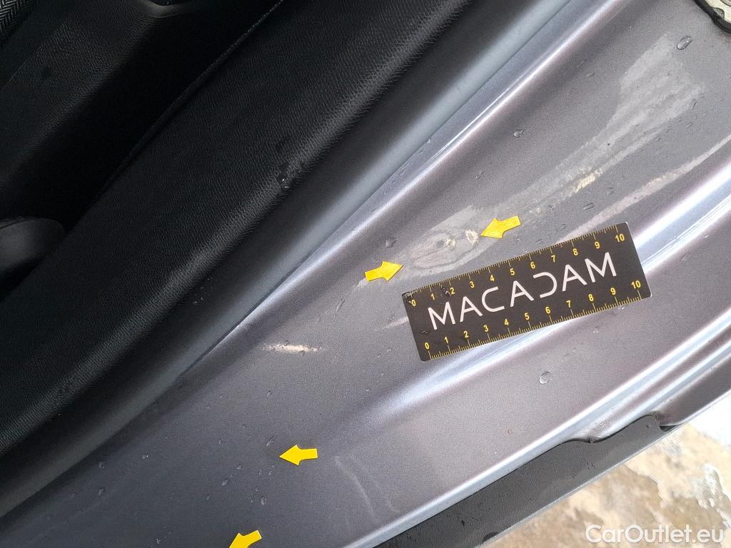  Peugeot  5008 PEUGEOT  / 2020 / 5P / SUV BlueHDi 130 S&S EAT8 Allure #64