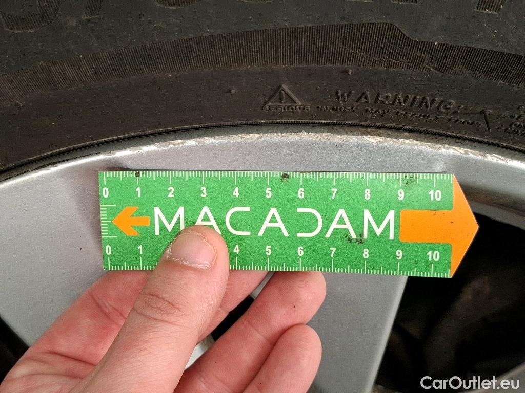  Peugeot  5008  Active Pack 1.5 HDi 130CV BVA8 7 Sieges E6d #9