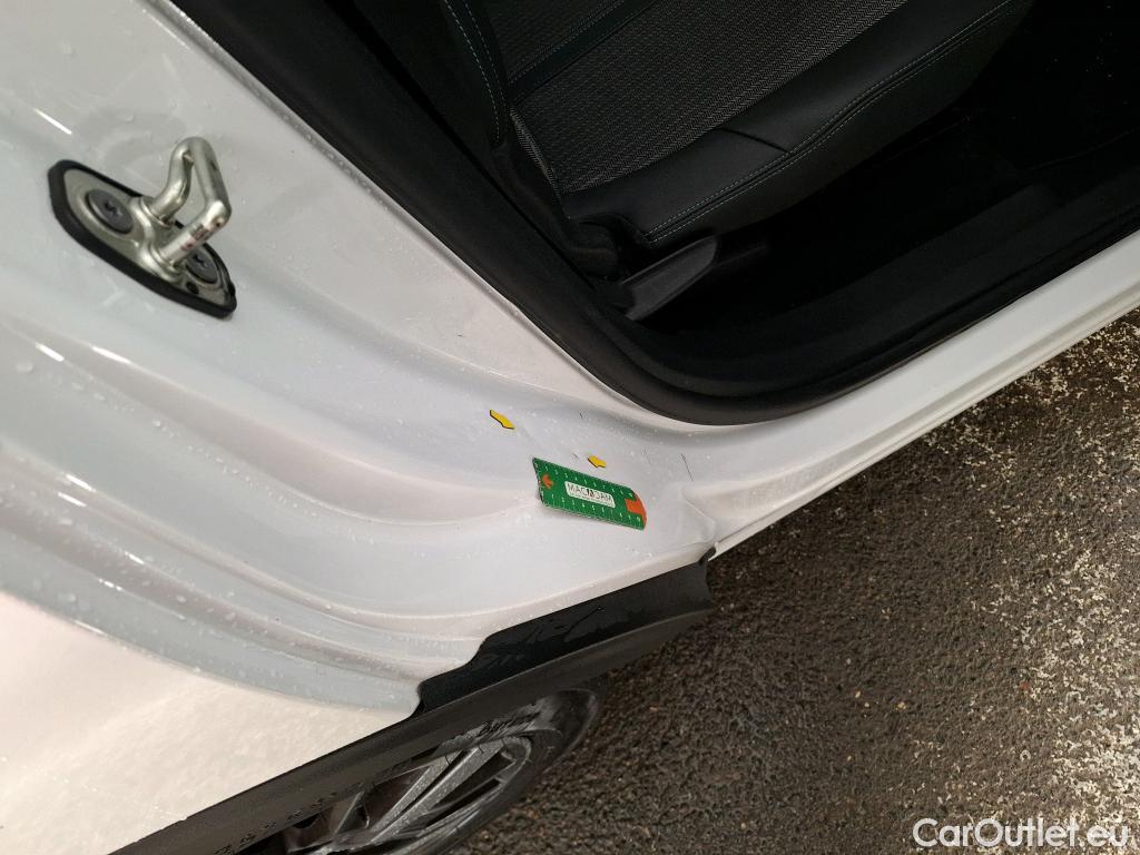  Peugeot  5008  Allure Pack 1.5 HDi 130CV BVM6 7 Sieges E6d #14