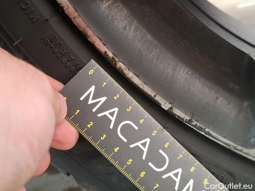  Peugeot  5008 PEUGEOT  / 2020 / 5P / SUV BlueHDi 130 S&S EAT8 Allure #39