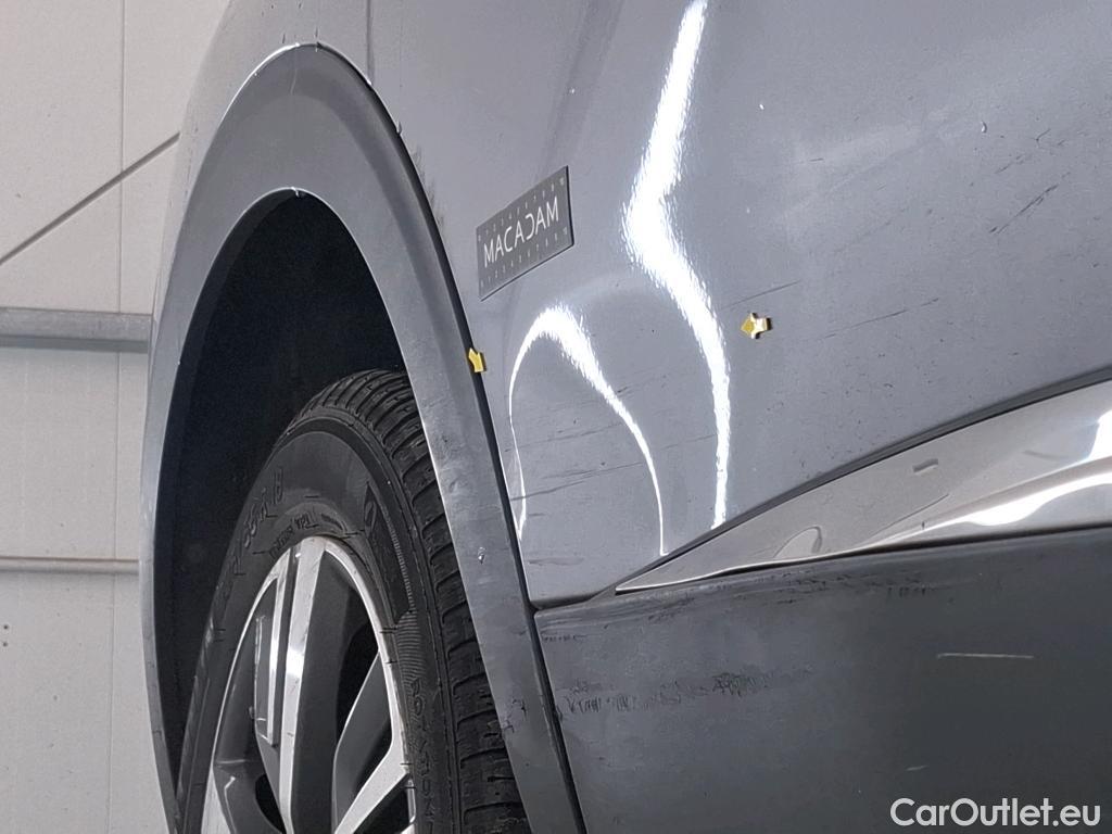  Peugeot  5008 PEUGEOT  / 2020 / 5P / SUV BlueHDi 130 S&S EAT8 Allure #24