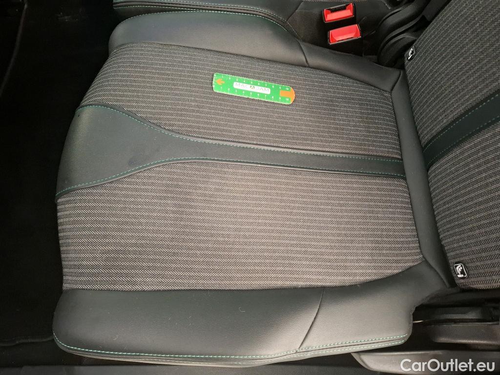  Peugeot  5008  Allure Pack 1.5 HDi 130CV BVM6 7 Sieges E6d #36