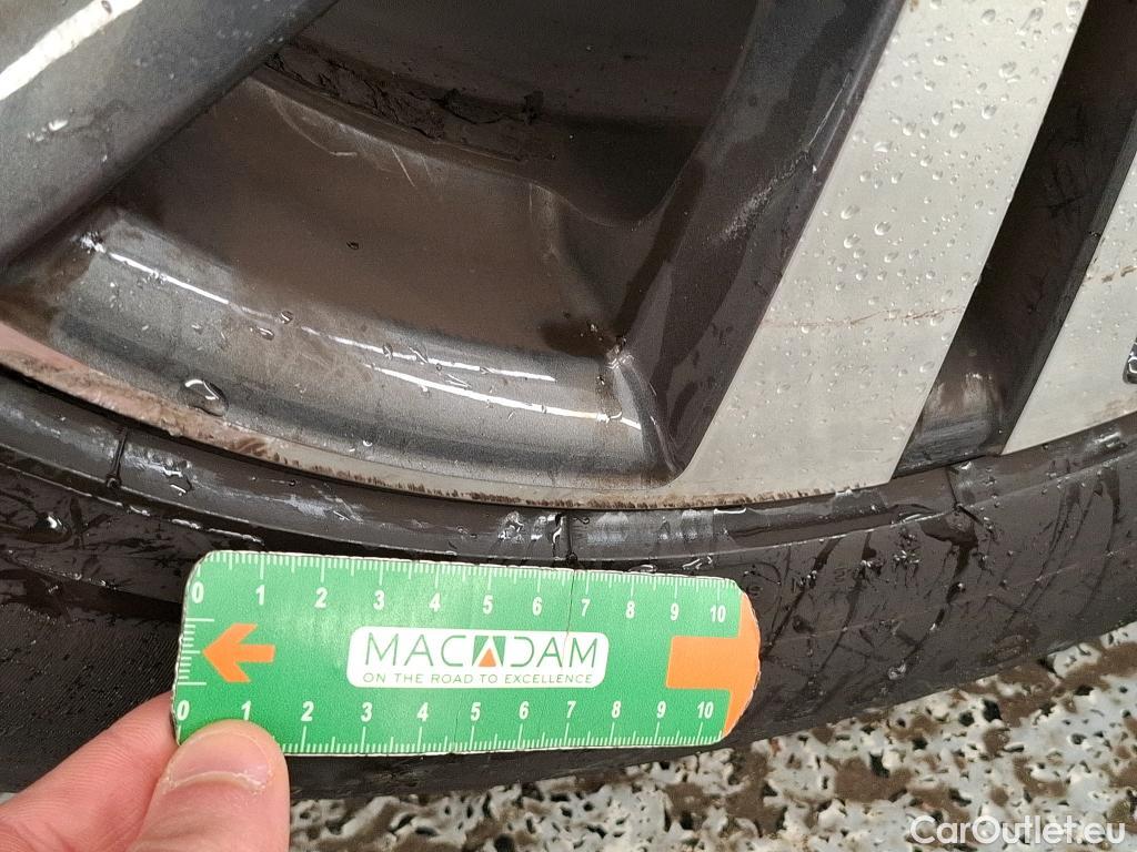  Peugeot  5008  Allure Pack 1.5 HDi 130CV BVM6 7 Sieges E6d #21