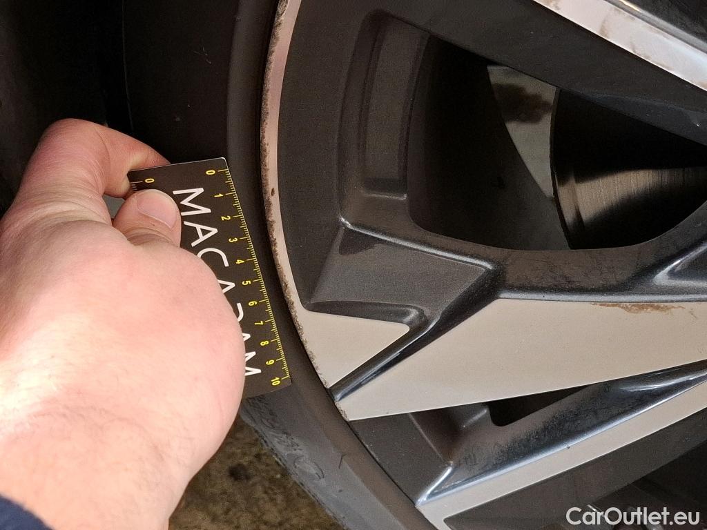  Peugeot  308 PEUGEOT  SW / 2021 / 5P / Break PureTech 130 S&S EAT 8 ALLURE #31