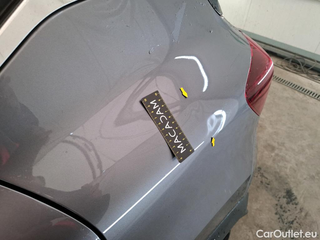  Renault  Captur RENAULT  / 2019 / 5P / SUV Initiale Paris TCe 140 EDC FAP #4