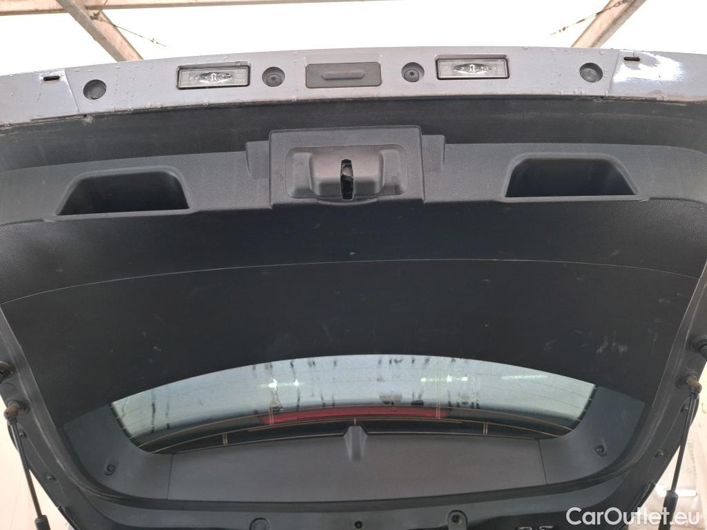  Renault  Captur RENAULT  / 2019 / 5P / SUV Initiale Paris TCe 140 EDC FAP #21