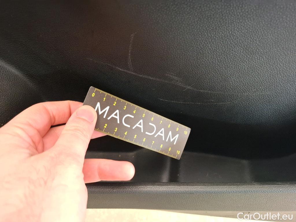  Renault  Captur RENAULT  / 2019 / 5P / SUV Initiale Paris TCe 140 EDC FAP #20