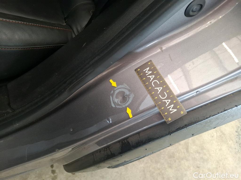  Renault  Captur RENAULT  / 2019 / 5P / SUV Initiale Paris TCe 140 EDC FAP #25