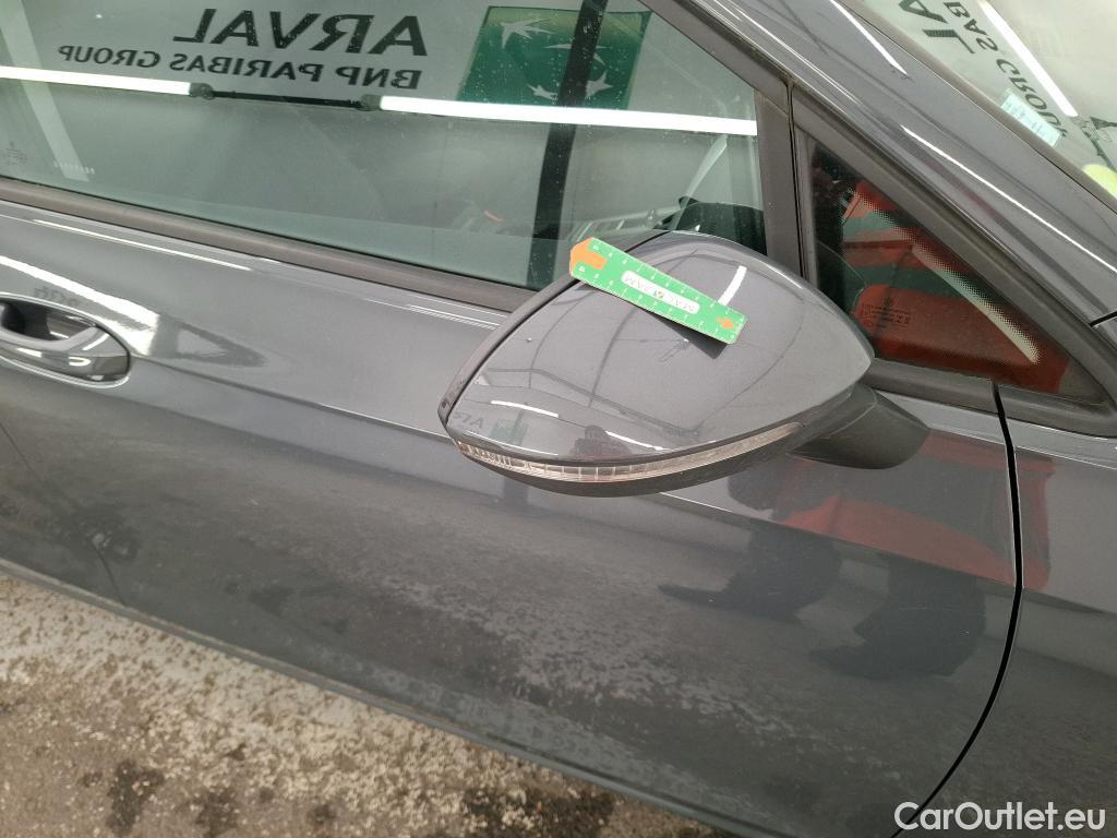  Volkswagen  Golf  VOLKSWAGEN / 2020 / 5P / Berline 2.0 TDI SCR 115 DSG7 Life Busi #14