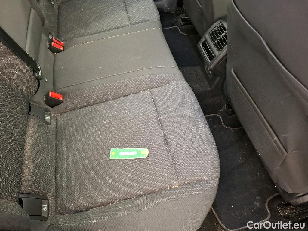  Volkswagen  Golf  VOLKSWAGEN / 2020 / 5P / Berline 2.0 TDI SCR 115 DSG7 Life Busi #16