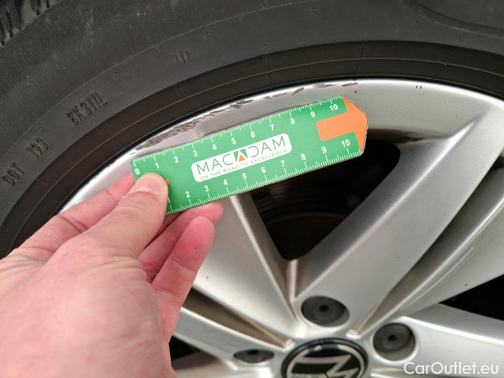  Volkswagen  Golf  VOLKSWAGEN / 2020 / 5P / Berline 2.0 TDI SCR 115 DSG7 Life Busi #12