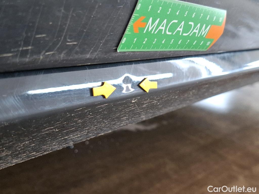  Volkswagen  Golf  VII Berline Confortline Business BMT 2.0 TDI 150CV BVA7 E6dT #27