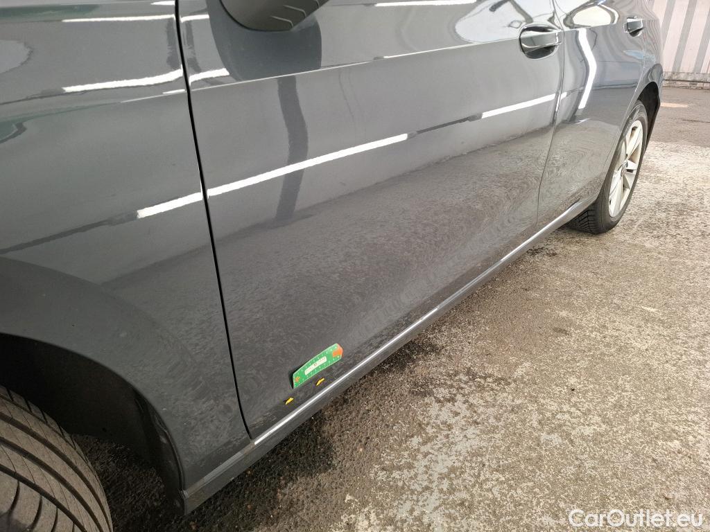  Volkswagen  Golf  VOLKSWAGEN / 2020 / 5P / Berline 2.0 TDI SCR 115 DSG7 Life Busi #1