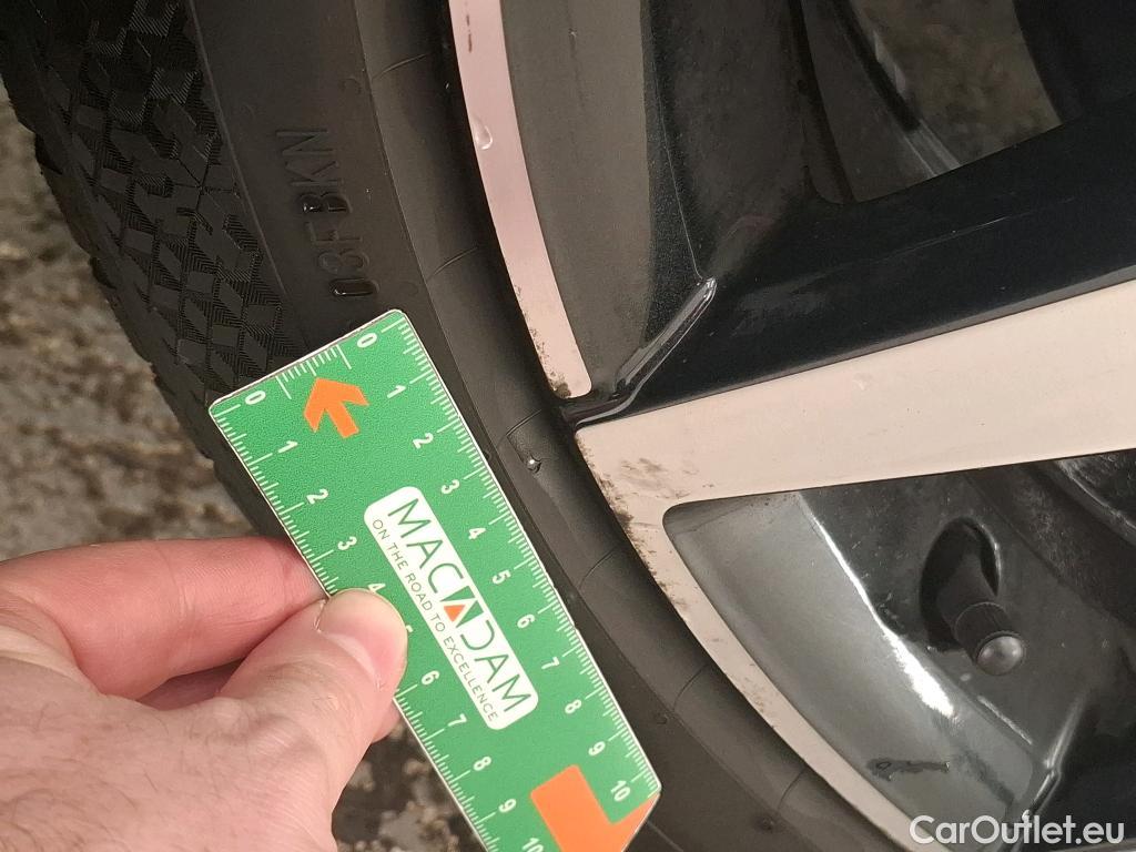  Volvo  V60  Kombi Momentum 2.0 D4 190CV BVA8 E6dT #26