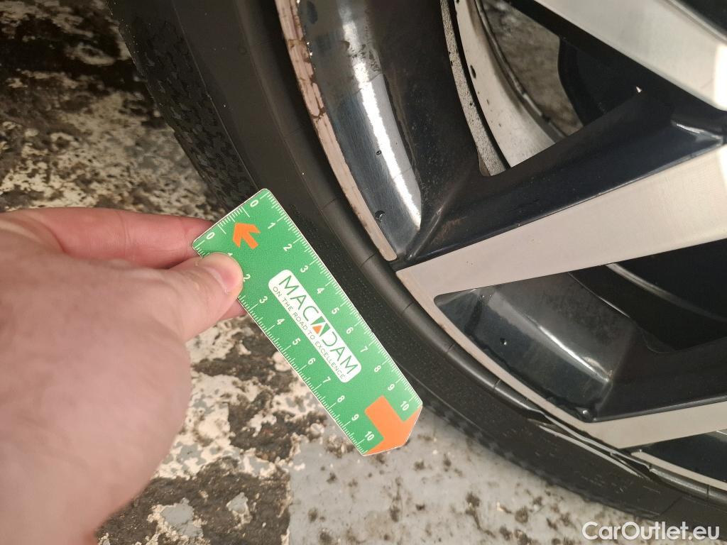  Volvo  V60  Kombi Momentum 2.0 D4 190CV BVA8 E6dT #19