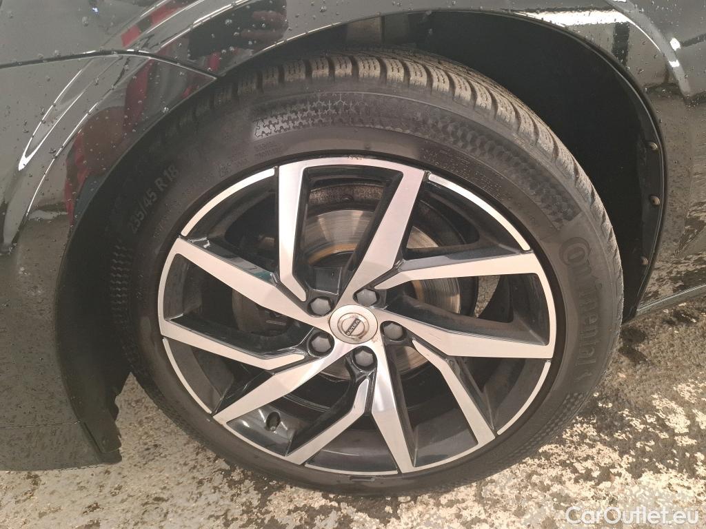  Volvo  V60  Kombi Momentum 2.0 D4 190CV BVA8 E6dT #23