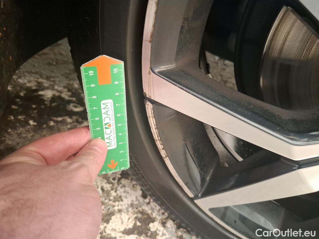  Volvo  V60  Kombi Momentum 2.0 D4 190CV BVA8 E6dT #18