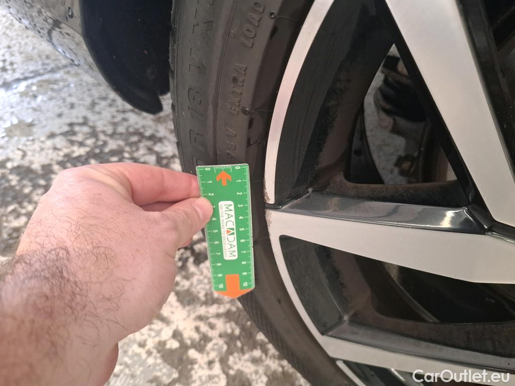  Volvo  V60  Kombi Momentum 2.0 D4 190CV BVA8 E6dT #15