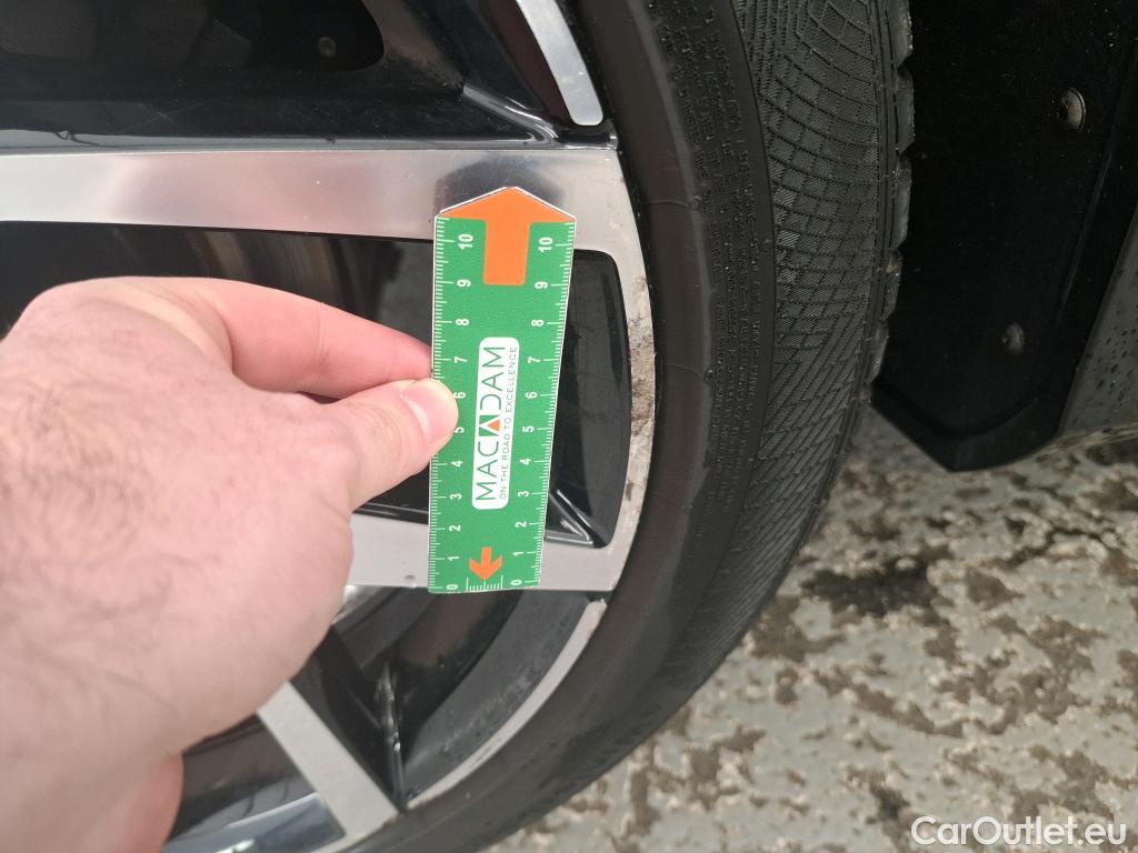  Volvo  V60  Kombi Momentum 2.0 D4 190CV BVA8 E6dT #13