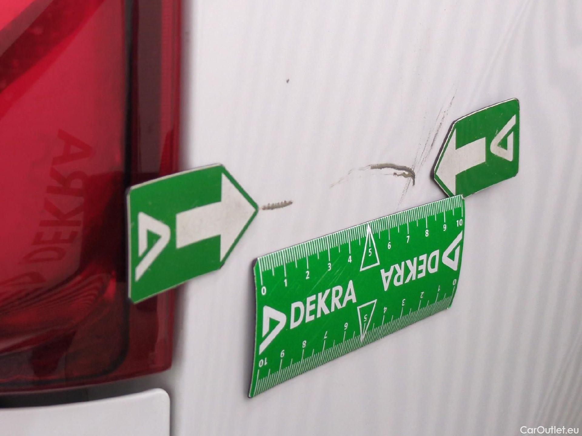  Peugeot  Expert  Fourgon Urban Compact 2.0 HDi 120CV BVA8 E6dT #27