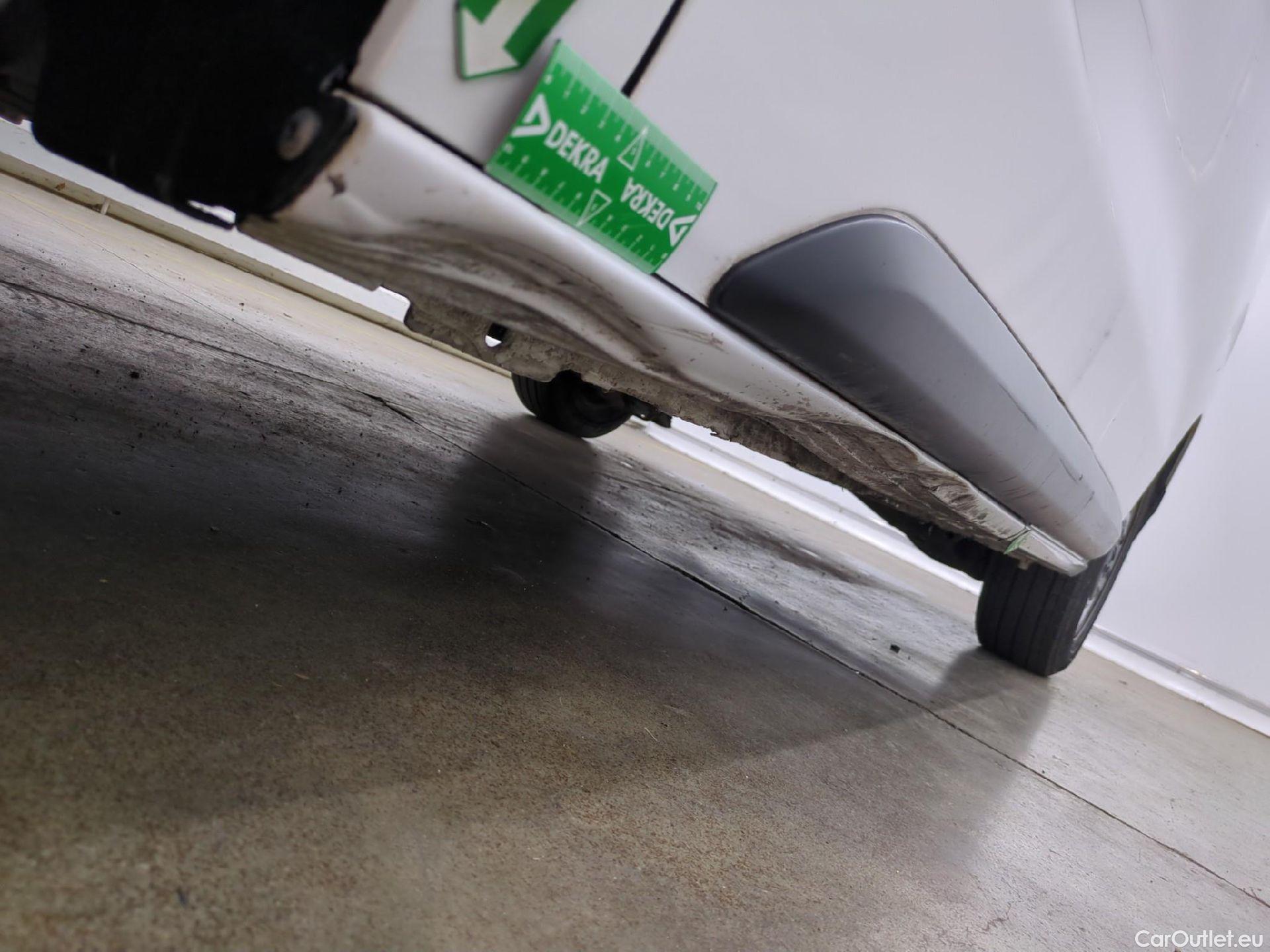  Peugeot  Expert  Fourgon Urban Compact 2.0 HDi 120CV BVA8 E6dT #54