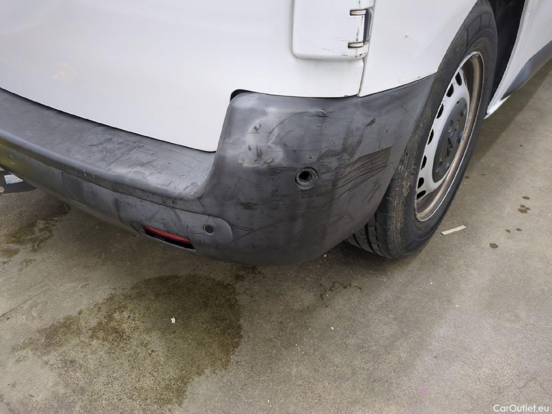  Peugeot  Expert  Fourgon Urban Compact 2.0 HDi 120CV BVA8 E6dT #17