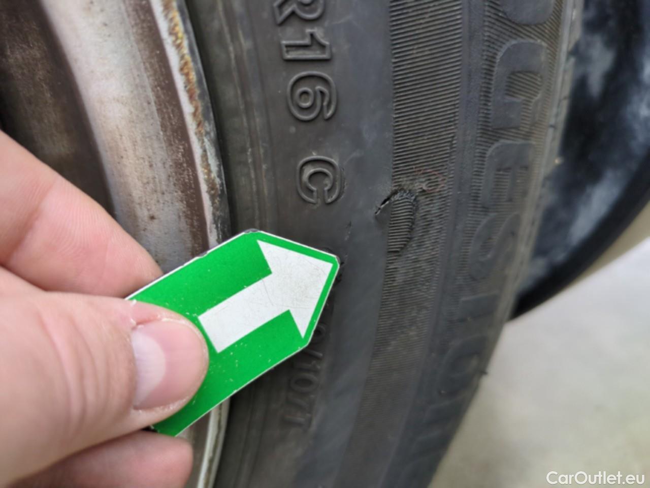  Peugeot  Expert  Fourgon Urban Compact 2.0 HDi 120CV BVA8 E6dT #16