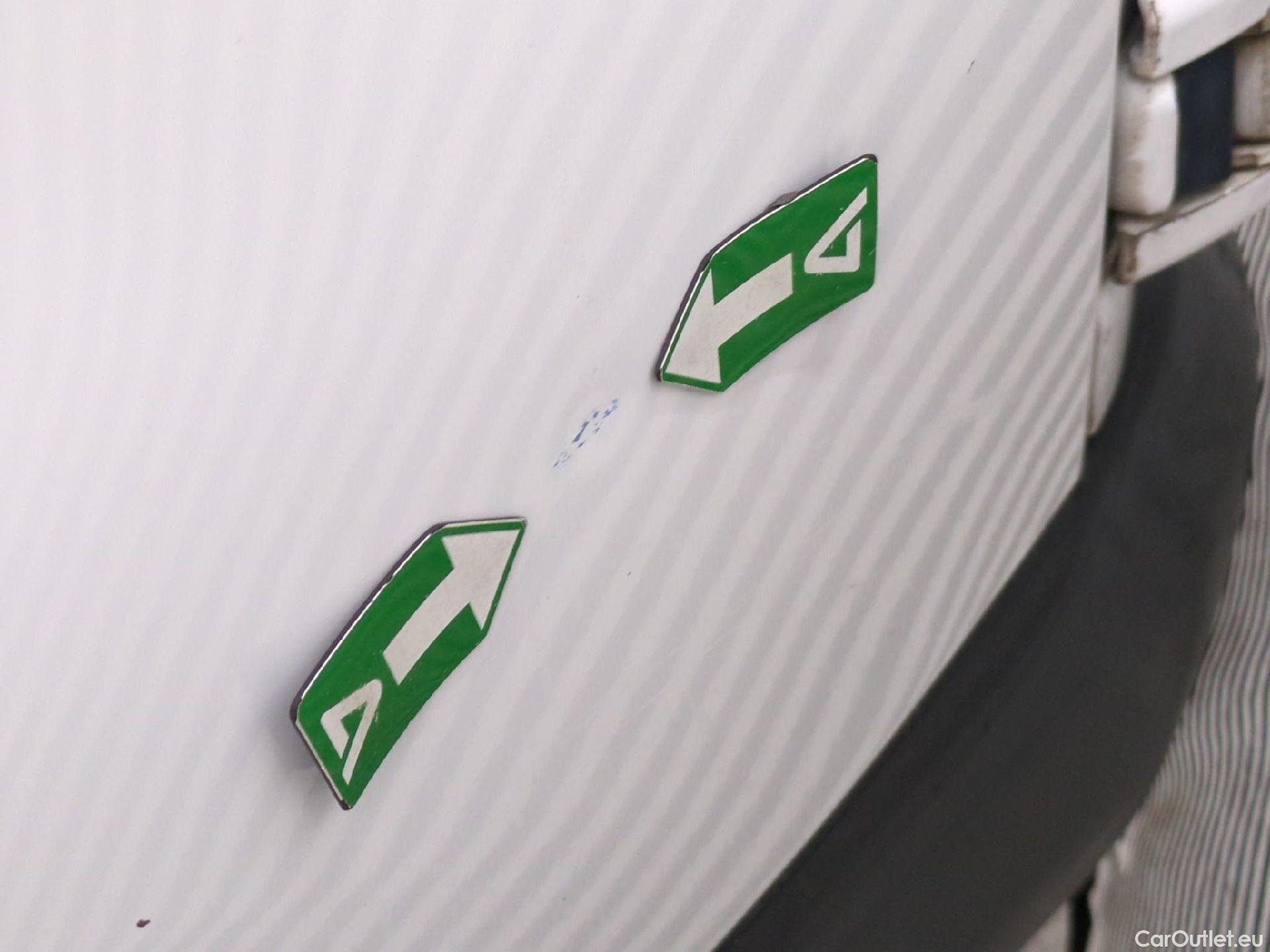  Peugeot  Expert  Fourgon Urban Compact 2.0 HDi 120CV BVA8 E6dT #63