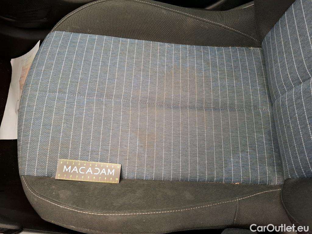  Peugeot  208 PEUGEOT  Affaire 2019 5P Berline 1.5 BlueHDi 100 Premium #14