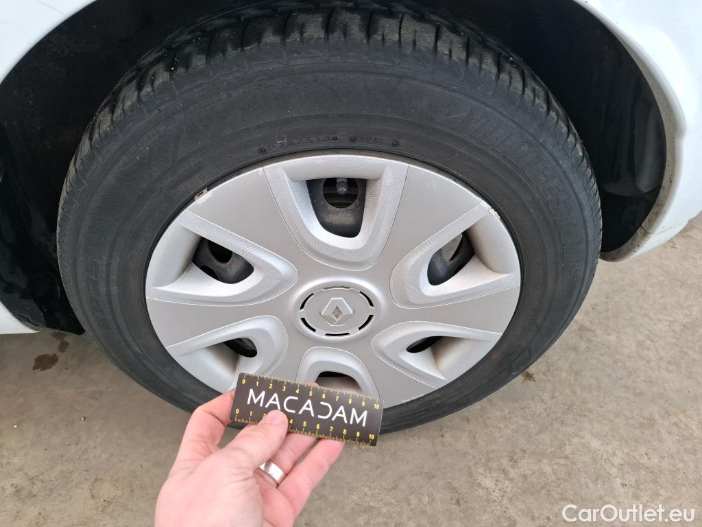  Renault  Clio  IV Air 1.5 dCi 75CV BVM5 E6 #45