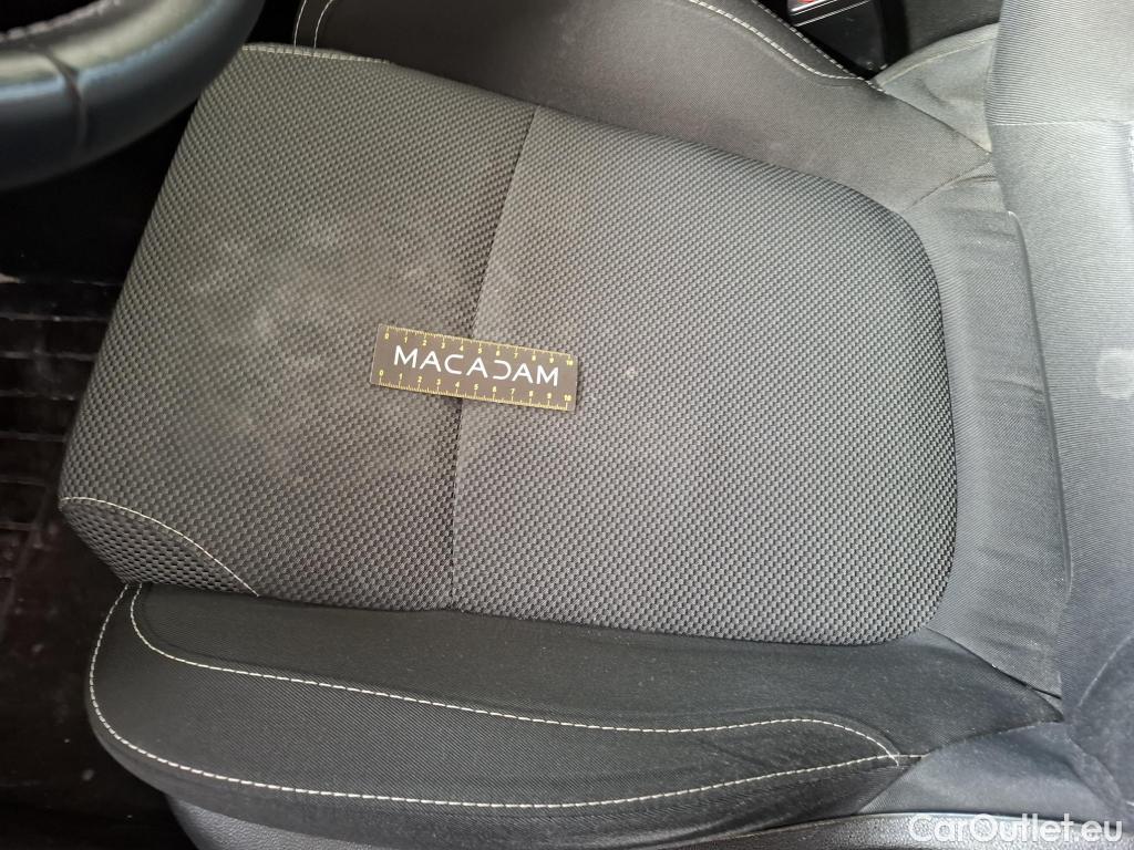  Renault  Megane  IV Berline 5pt. Société Air Nav 1.5 dCi 90CV BVM6 E6 #43