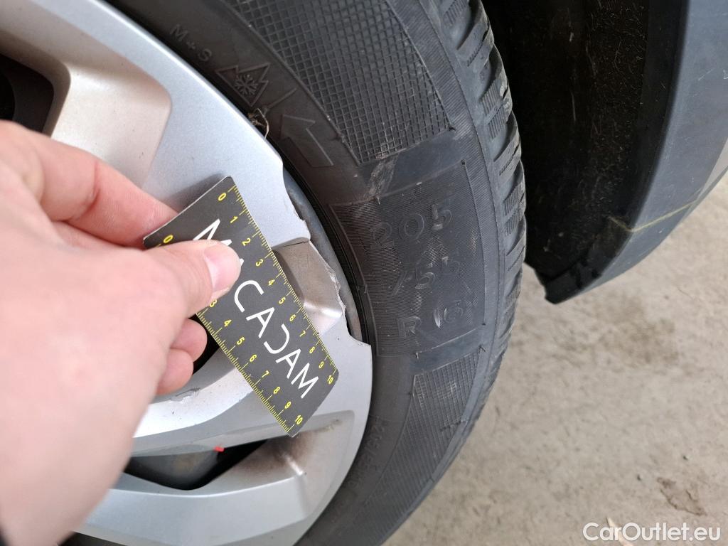  Renault  Megane  IV Berline 5pt. Société Air Nav 1.5 dCi 90CV BVM6 E6 #56