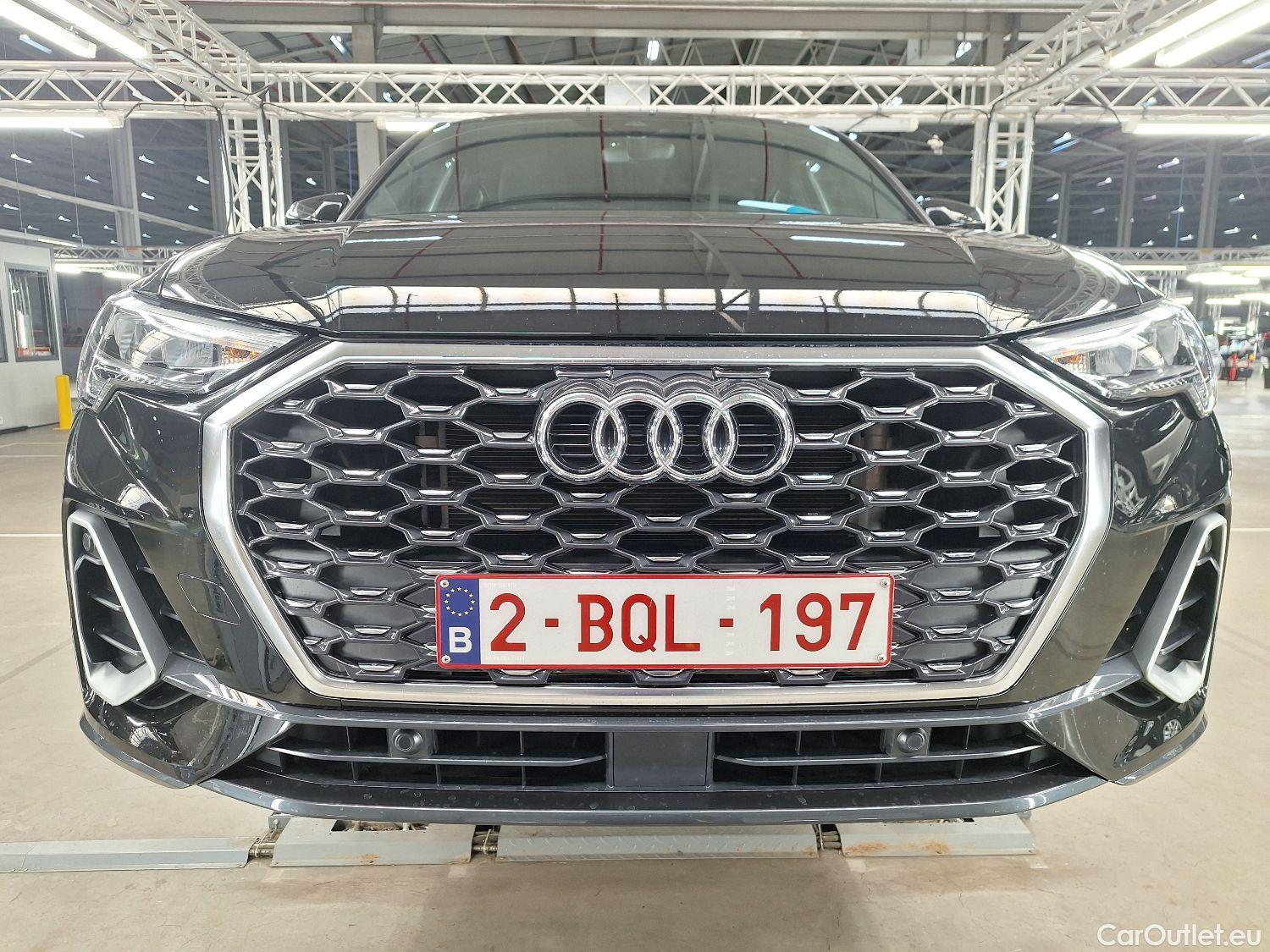  Audi  Q3 Audi,  SB '19 PHEV, Audi  Sportback 45 TFSI e S tronic S Line 5d #36