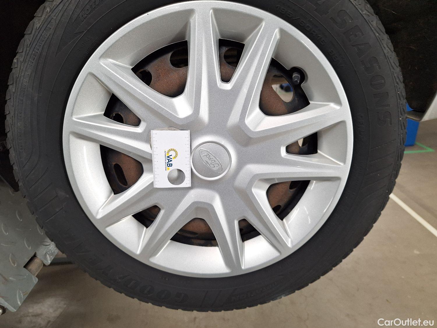  Ford  Fiesta Ford,  '17, Ford  1.1i 52kW Business Class 5d #8