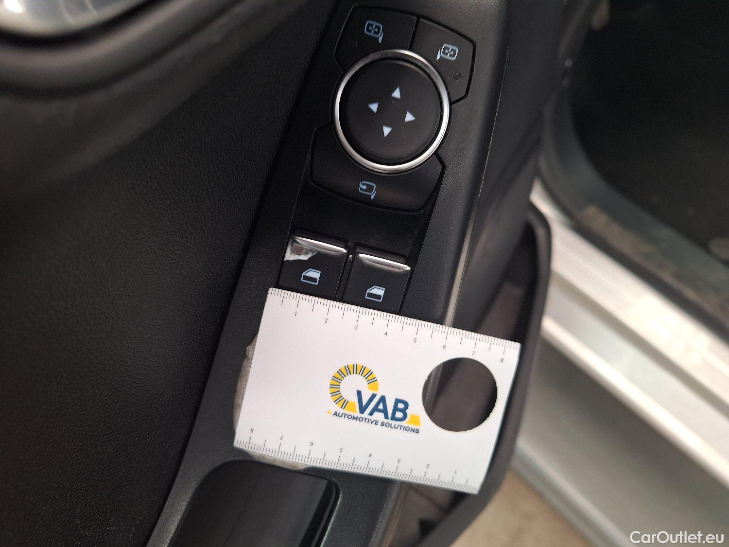  Ford  Fiesta Ford,  '17, Ford  1.1i 52kW Business Class 5d #2