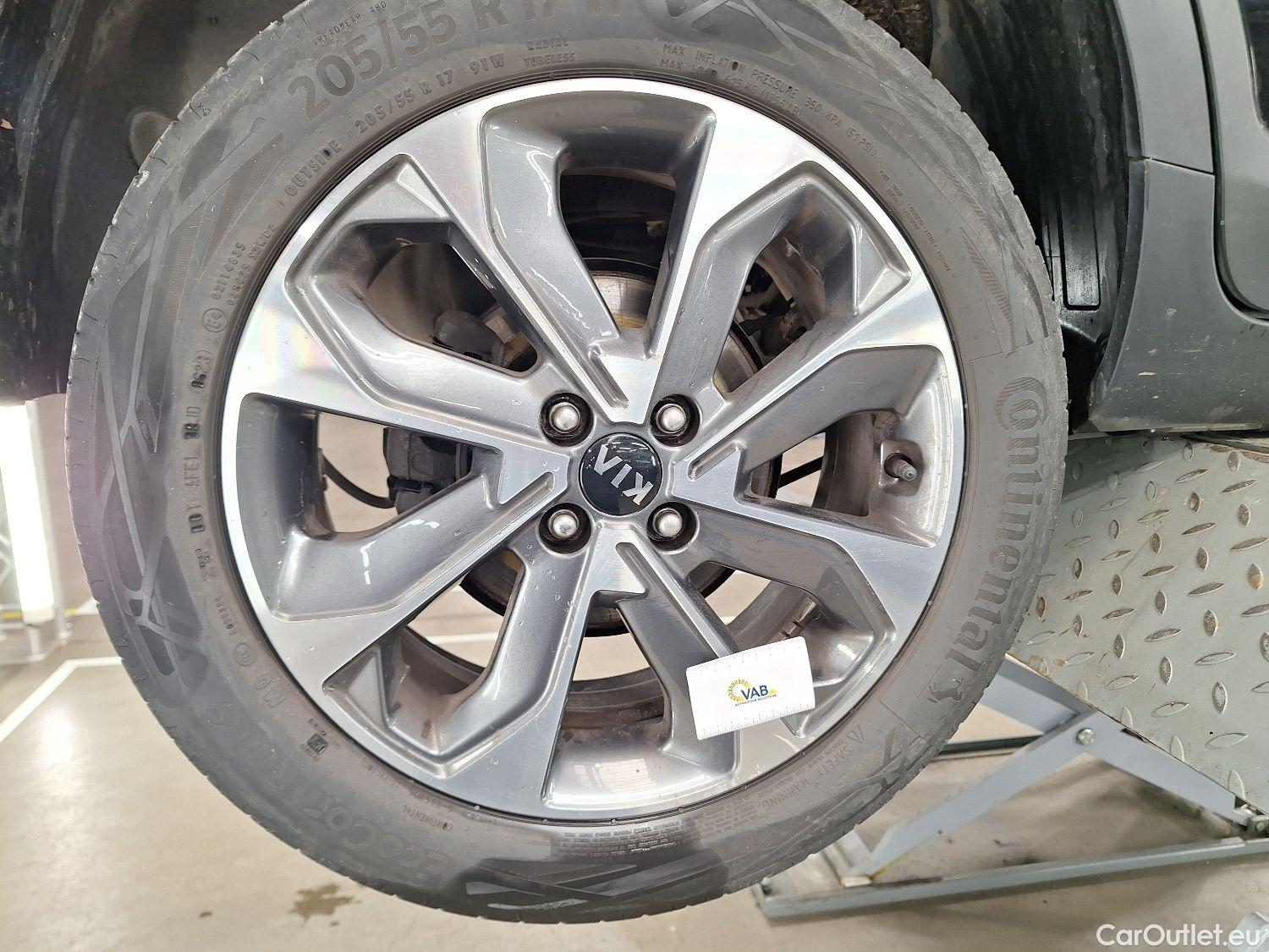  KIA  STONIC Kia,  '17, KIA  1.0 T Sense ISG DCT 5d #1