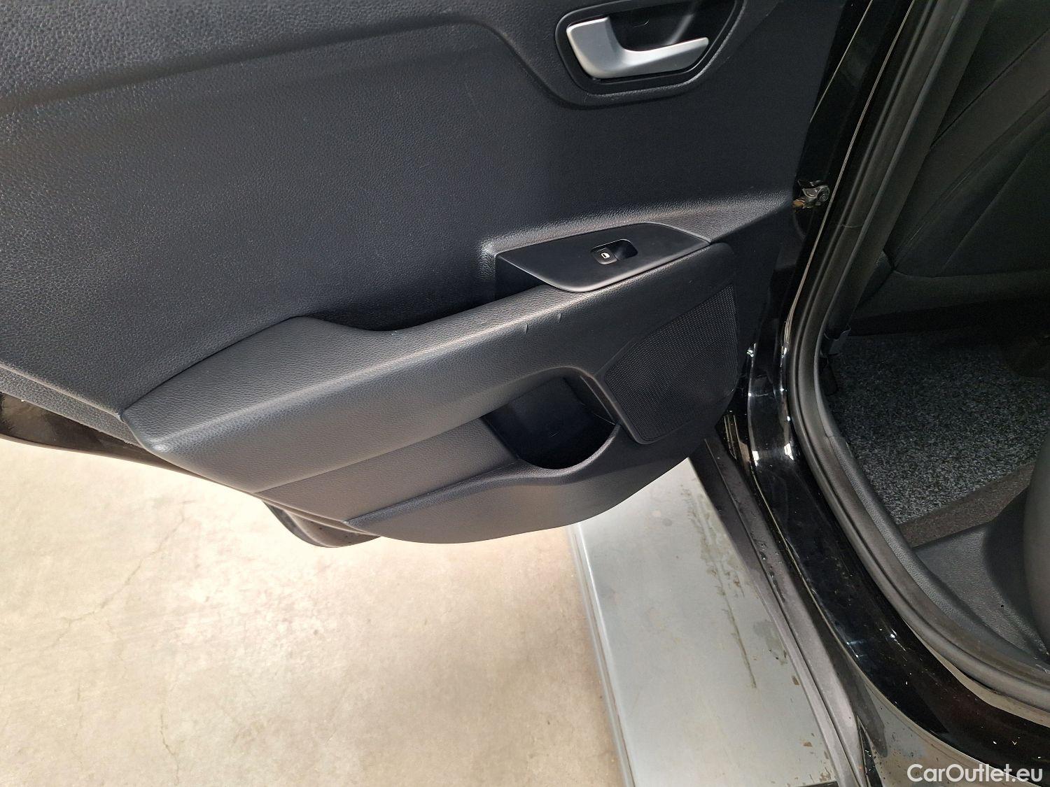  KIA  STONIC Kia,  '17, KIA  1.0 T Sense ISG DCT 5d #47