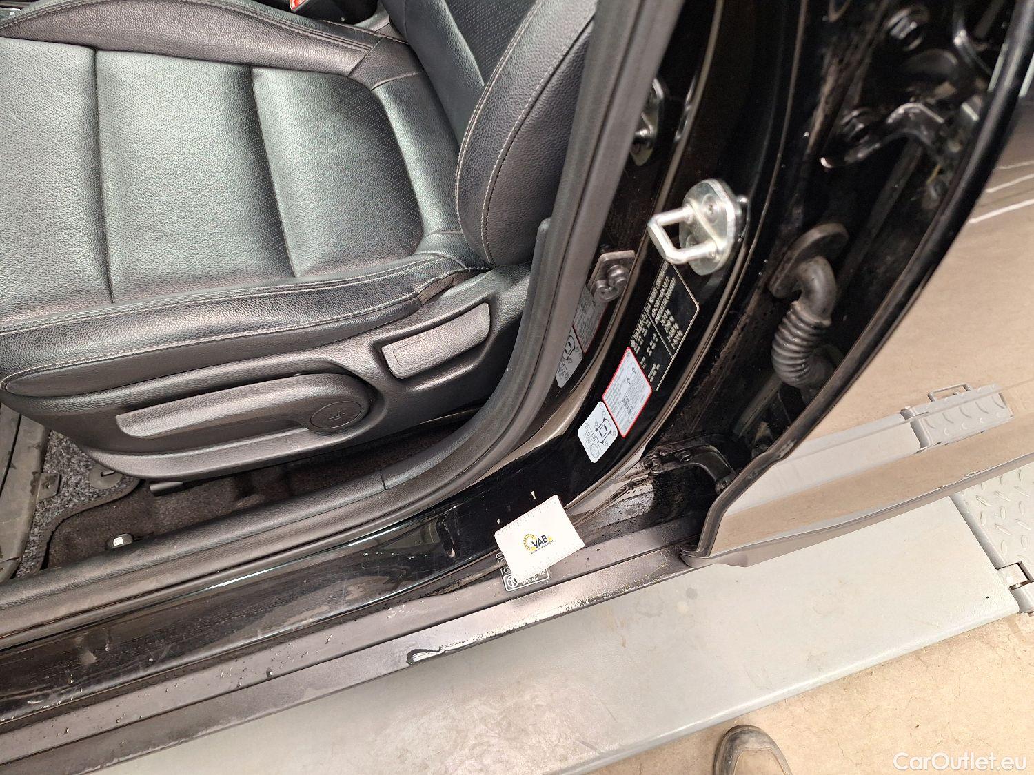  KIA  STONIC Kia,  '17, KIA  1.0 T Sense ISG DCT 5d #52