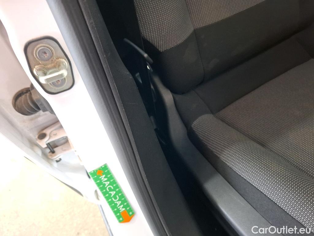  Citroen  C3  Société Feel 1.5 BlueHDI 100CV BVM5 E6dT #8