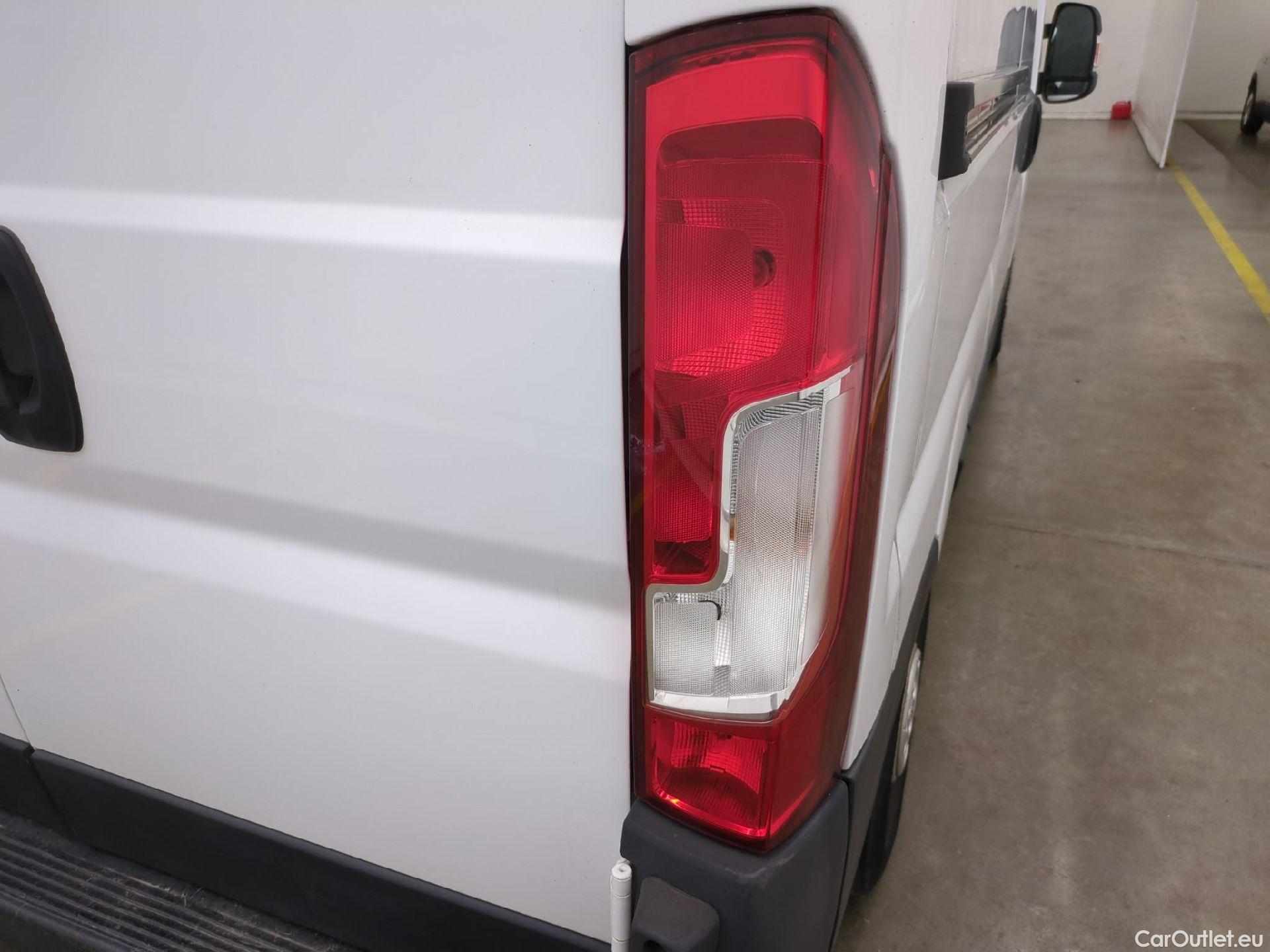  Fiat  Ducato FIAT  / 2014 / 4P / Fourgon tôlé 3.0 M H2 2.3 Multijet 120 Pack Pro Nav #17