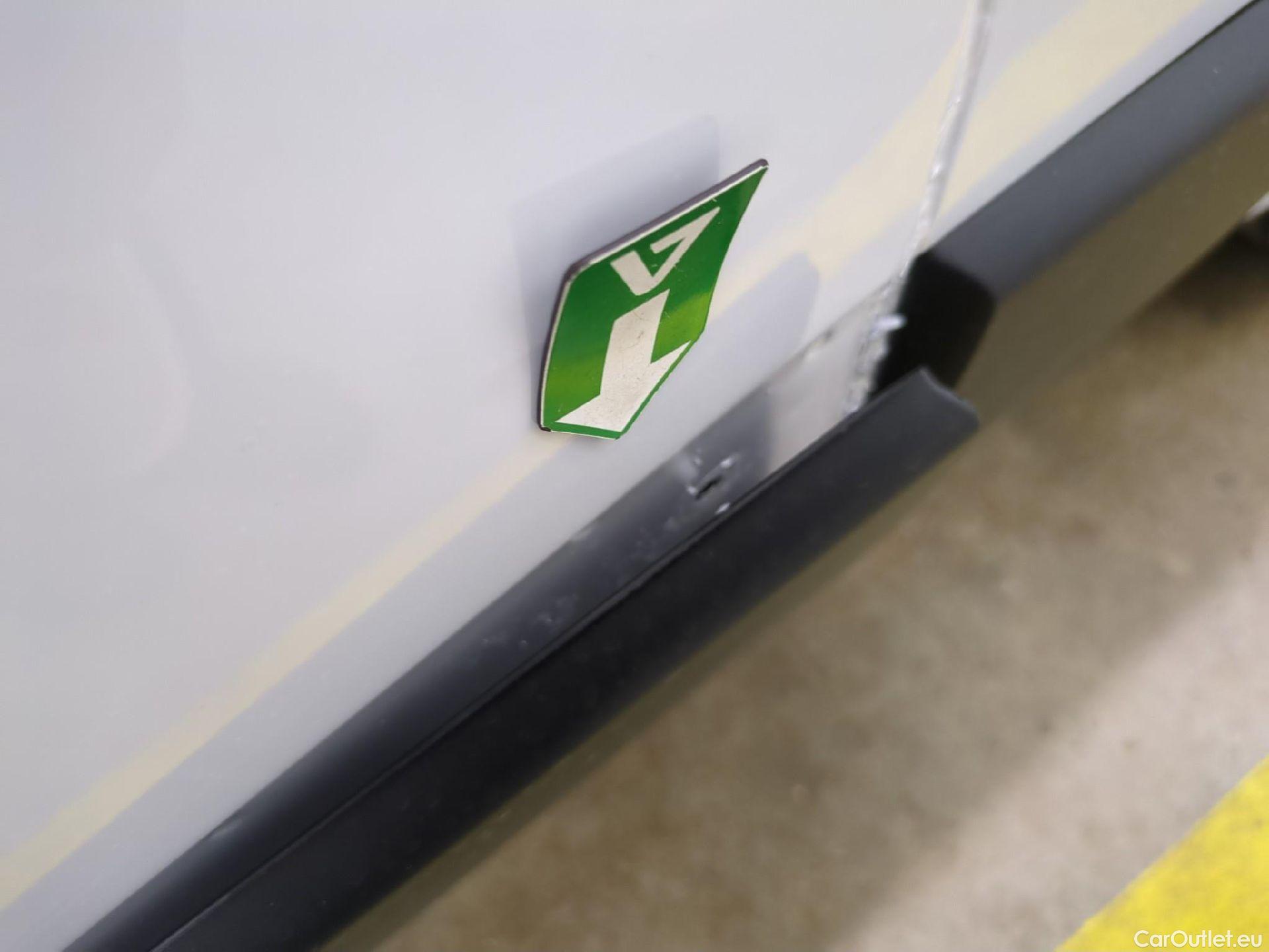  Fiat  Ducato FIAT  / 2014 / 4P / Fourgon tôlé 3.0 M H2 2.3 Multijet 120 Pack Pro Nav #44