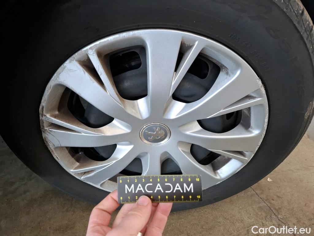  Peugeot  208  Affaire Premium Pack 1.5 HDi 100CV BVM5 E6dT #52