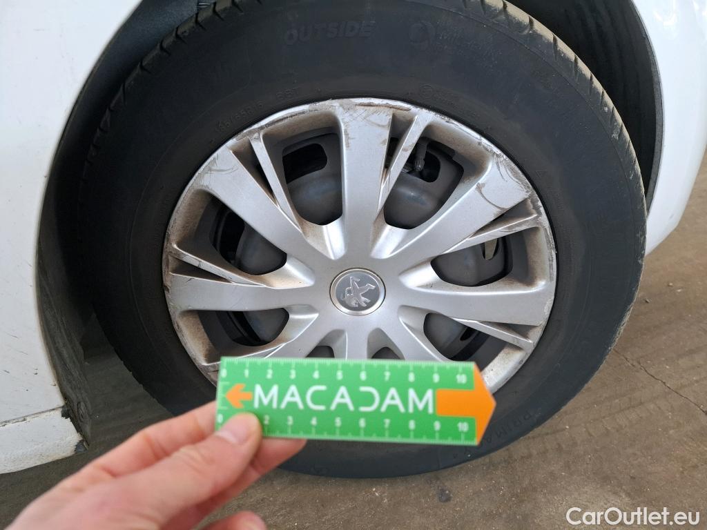  Peugeot  208  Affaire Premium 1.5 HDi 100CV BVM5 E6dT #64