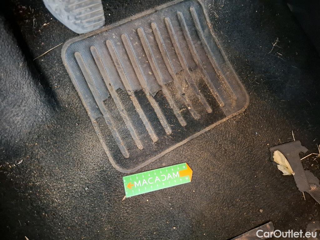  Peugeot  208  Affaire Premium 1.5 HDi 100CV BVM5 E6dT #1