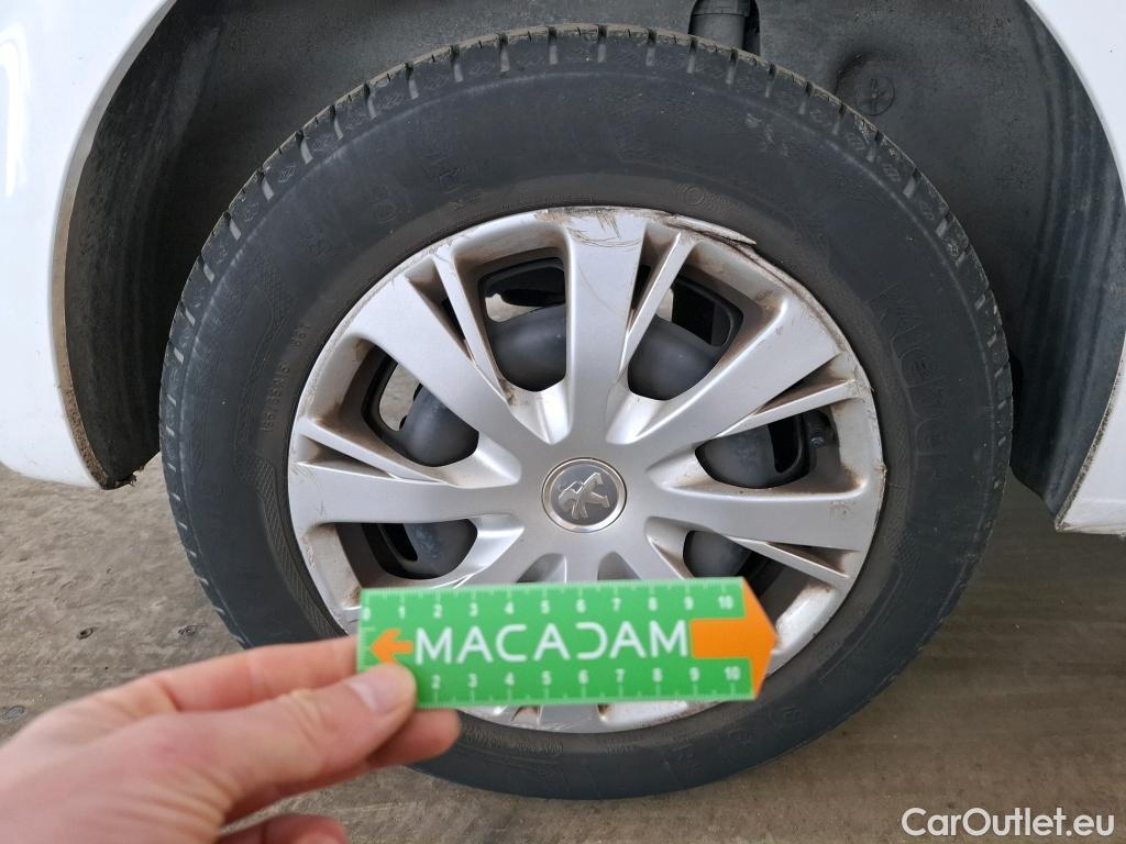  Peugeot  208  Affaire Premium 1.5 HDi 100CV BVM5 E6dT #62