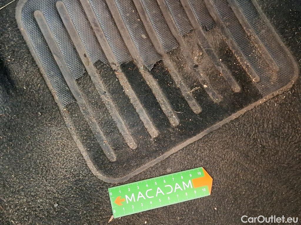  Peugeot  208  Affaire Premium 1.5 HDi 100CV BVM5 E6dT #2