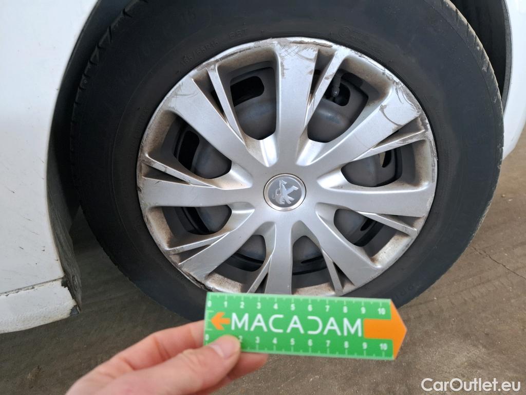  Peugeot  208  Affaire Premium 1.5 HDi 100CV BVM5 E6dT #76